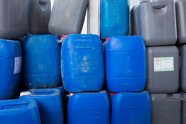 istock Barrels contain chemical in chemical storage 537719024