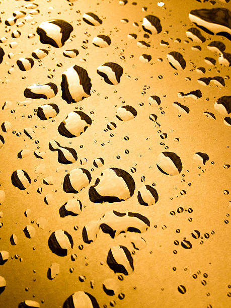 golden krople wody - condensation mobilestock clean empty zdjęcia i obrazy z banku zdjęć