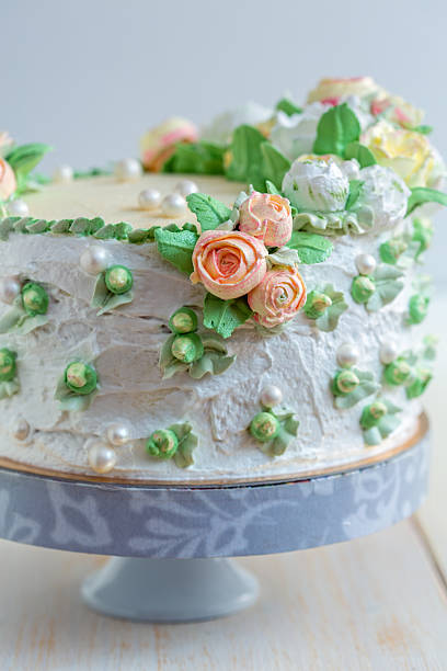istock Cake with cream roses and sugar pearls. 537721196