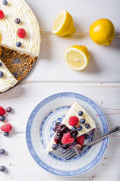 Lemon cheesecake with berries