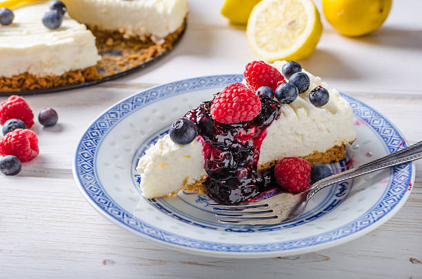 Lemon cheesecake with berries