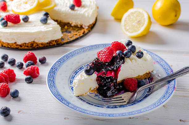 Lemon cheesecake with berries