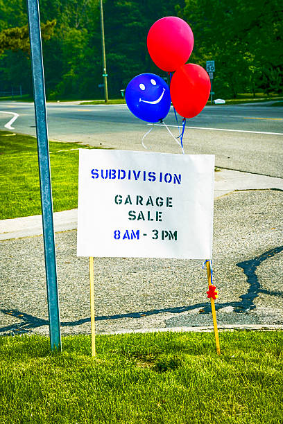 istock Garage sale sign in Fort Gratiot MI 537726590