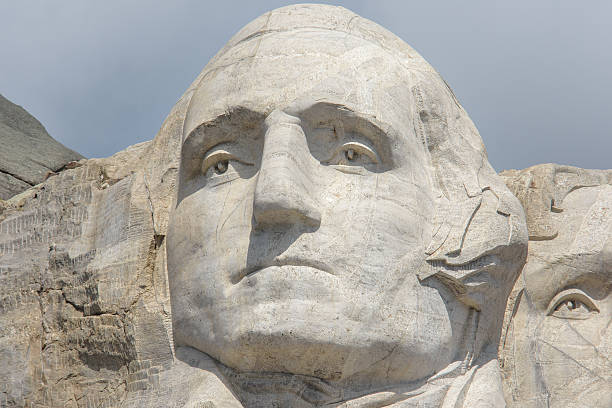 gros plan du mont rushmore du visage de washington - mt rushmore national monument south dakota president day photos et images de collection