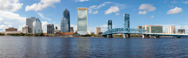 jacksonville, en floride (vue panoramique) - saint johns river photos et images de collection