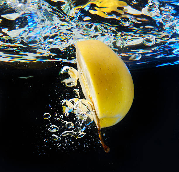 apple in water