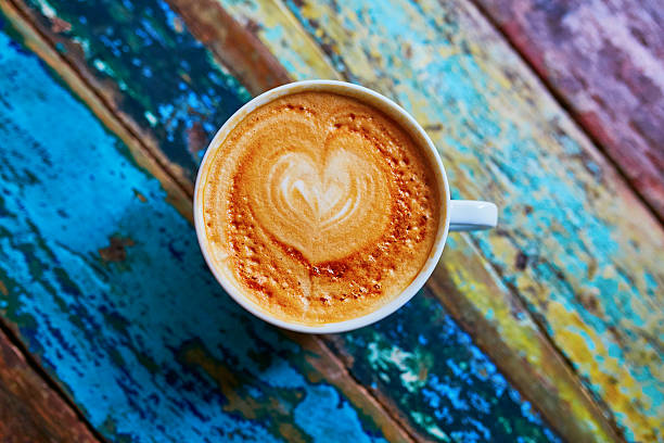 taza de café - food wood blue vibrant color fotografías e imágenes de stock