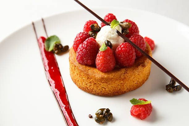 Breton shortbread with vanilla cream and raspberry coulis