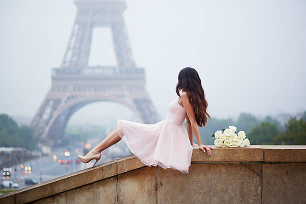 istock Elegant Parisian woman 537875656