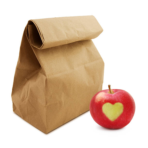здоровый обед (с путем) - lunch bag apple brown стоковые фото и изображения