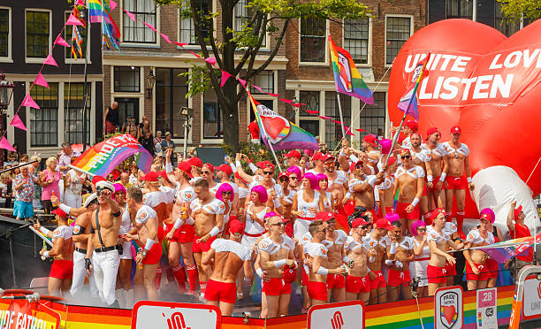 amsterdam gej duma 2014 r. - city amsterdam urban scene gay parade zdjęcia i obrazy z banku zdjęć