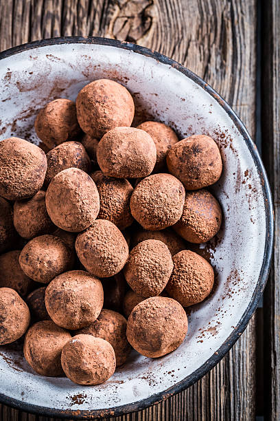 istock Sweet chocolate balls in a bowl 538015555