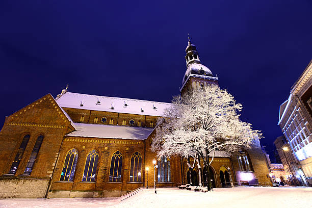 istock Dome square at night in Old Riga, Latvia 538040207