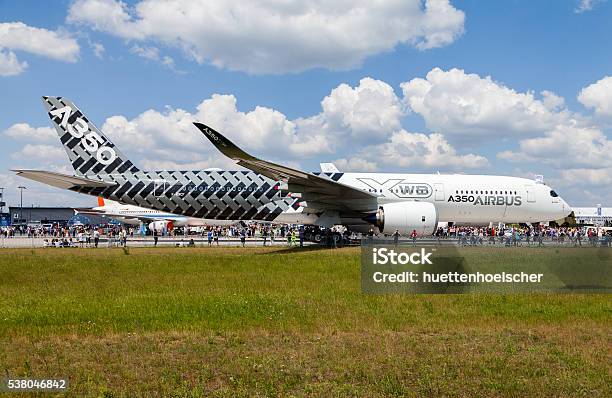 Airbus A 350900 Xwb Aereo Durante Il Ila - Fotografie stock e altre immagini di 2016 - 2016, Aereo di linea, Aeroplano