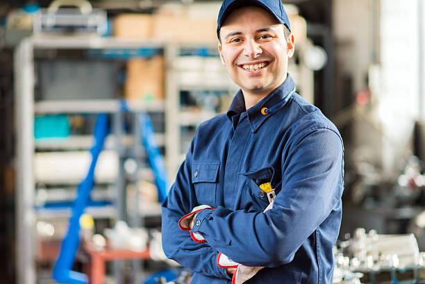 istock Smiling mechanic portrait 538060560