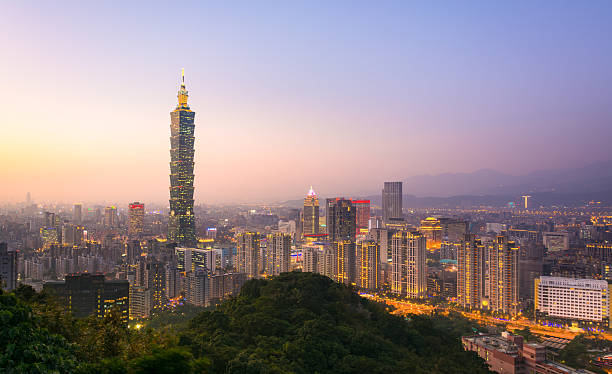istock Beautiful Taipei skyline at twilight. Taiwan 538071518