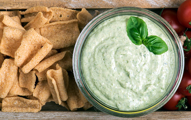 легкие закуски - appetizer bowl potato chip condiment �стоковые фото и изображения