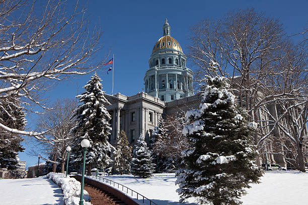 ユキコデンバーコロラド州会議事堂の冬 - denver colorado colorado winter snow ストックフォトと画像