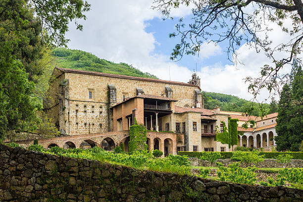 kloster yuste, der estremadura, spanien - monastery stock-fotos und bilder