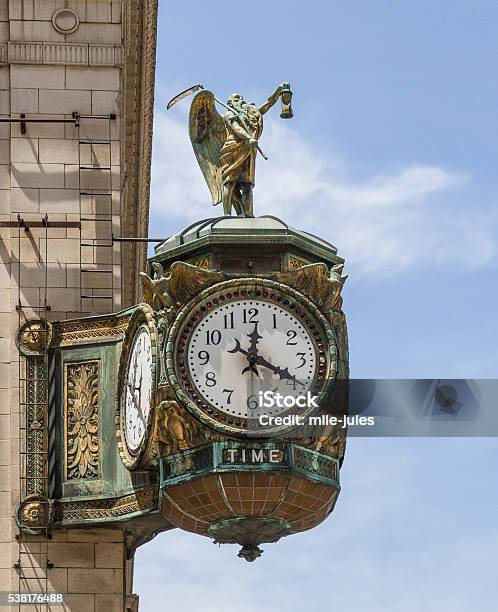 Padre Tiempo Reloj Joyeros Edificio Chicago Foto de stock y más banco de imágenes de Chicago - Illinois - Chicago - Illinois, Reloj, Padre - iStock