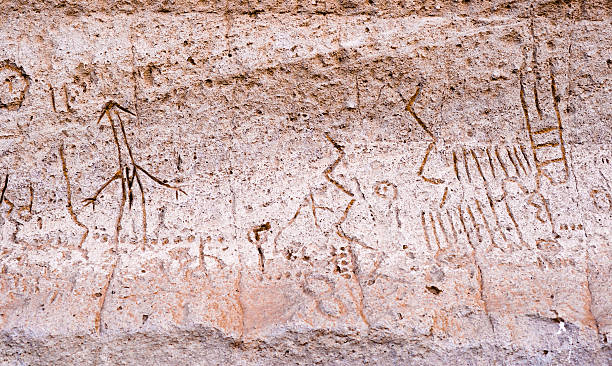 istock Lava Beds NM Petroglyph Point Pictopraphs Ancient Modoc Cliff Art 538178489