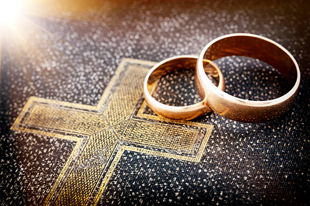 casamento para sempre - religious text cross protestantism reading - fotografias e filmes do acervo