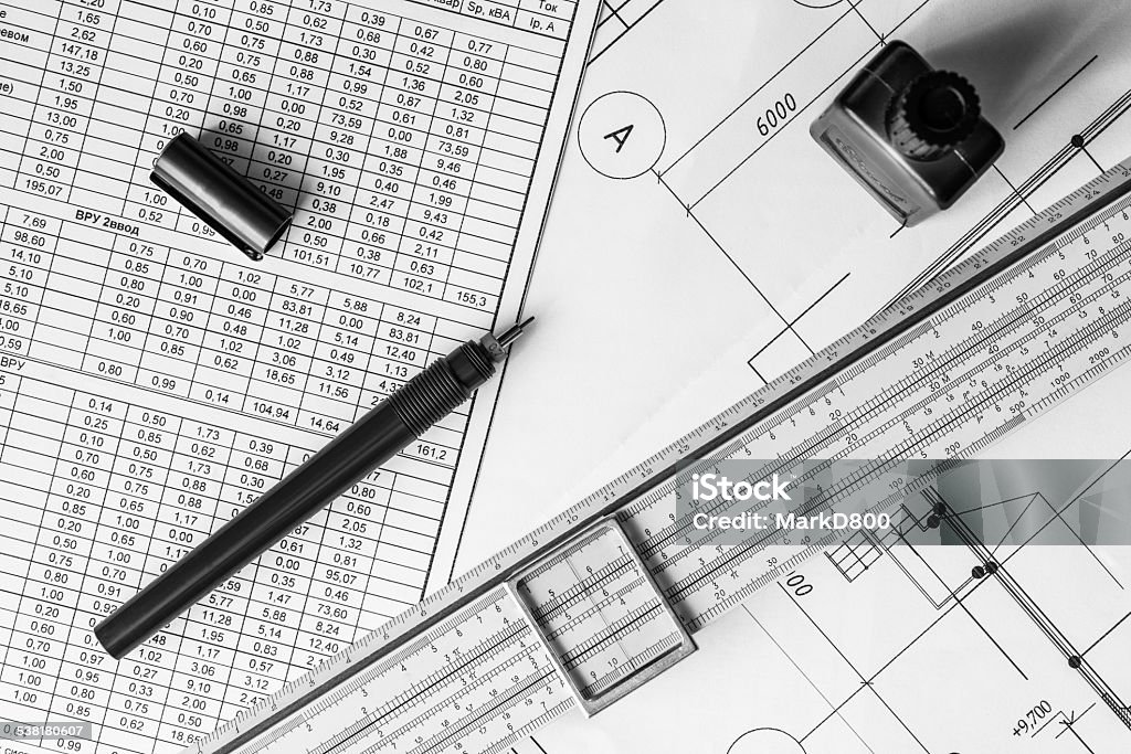 Draw a diagram, tools for sketching on the table Draw a diagram, tools for sketching on the table in the office 2015 Stock Photo