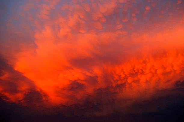 istock Fiery red mammatus clouds at sunset 538182245