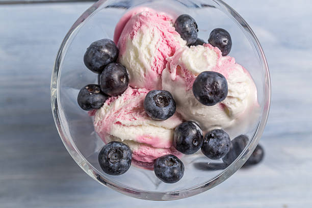 istock Bowl with ice cream and fresh blueberry 538203819