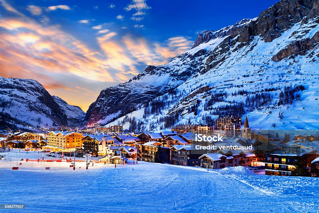 Val d'Isère city - Photo de Ski libre de droits
