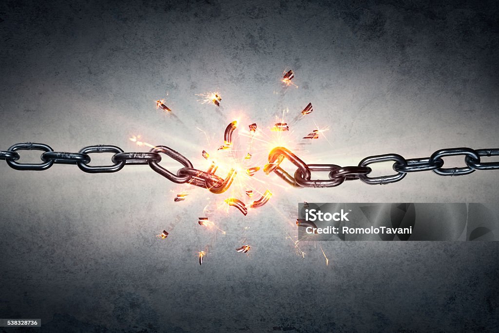 Broken Chain - Freedom Concept - Lizenzfrei Kette - Gebrauchsgegenstand Stock-Foto