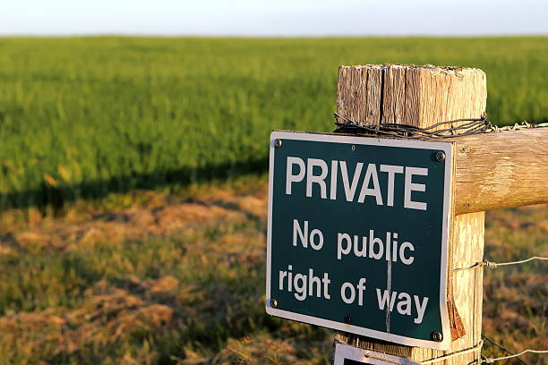 istock PRIVATE No public right of way sign, on a field 538329888