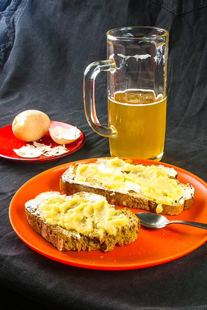 toast, eggs and beer