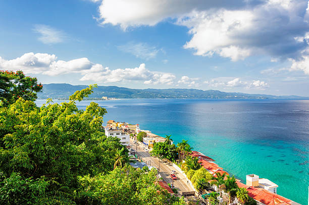 jamaica ilha de montego bay - horizon over water environment vacations nature imagens e fotografias de stock