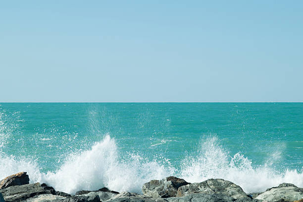 horizonte do golfo pérsico - oman beach nature stone imagens e fotografias de stock