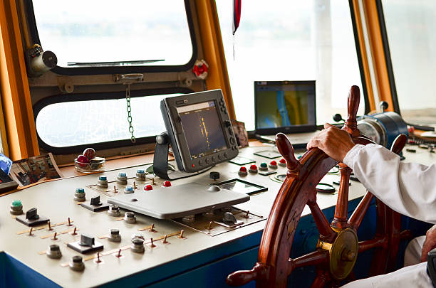 船のナビゲーション - helm nautical vessel sailing ship sailing ストックフォトと画像