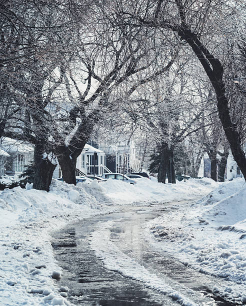 istock Curving Winter Street 538395897