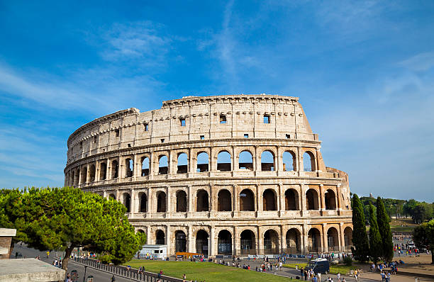 colisée de rome  - gladiator rome italy sunlight photos et images de collection