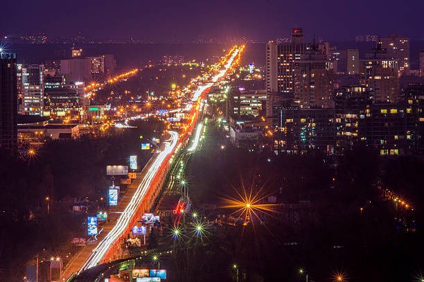 istock Evening Traffic In The City 538457472