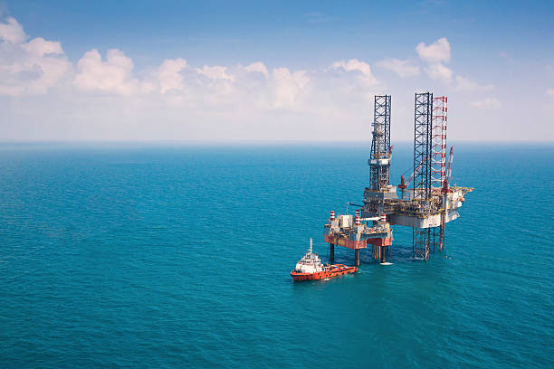 istock Offshore oil rig drilling gas platform 538466924