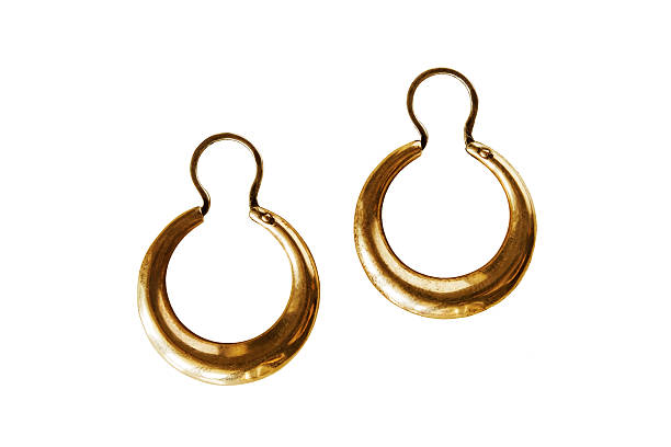 boucles d'oreilles  - gold earrings photos et images de collection