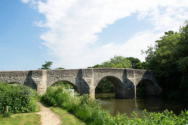 istock The ancient stone bridge at Teston Kent UK 538493218