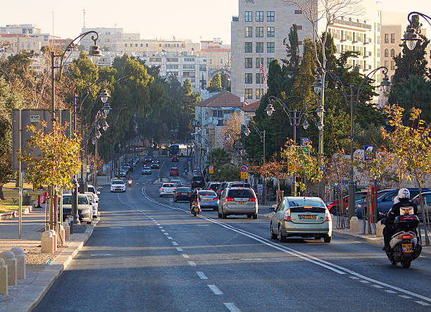 istock People driving to work early in the morning 538531927