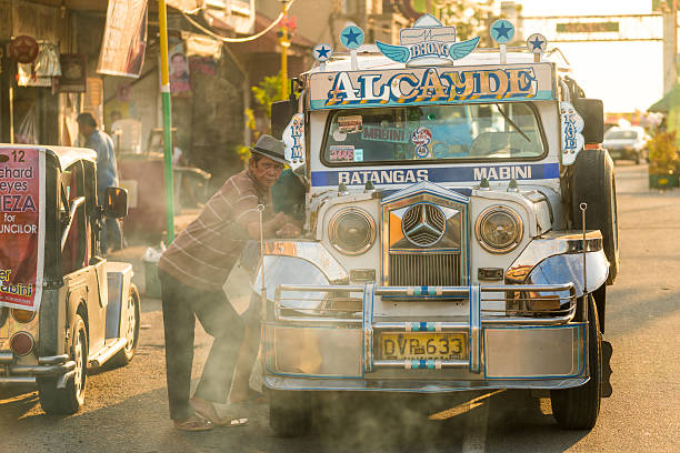 지프입니다 에서 바탕가스, 필리핀 - jeepney 뉴스 사진 이미지