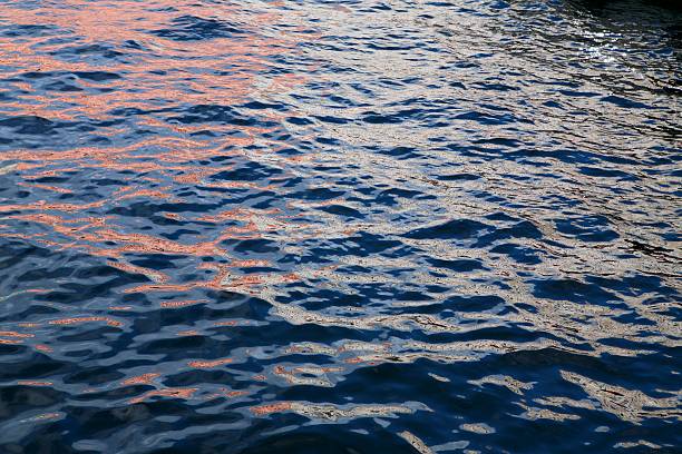 istock Pink violet and blue water 538568592