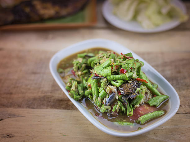 ensalada picante frijol yardlong - nuoc fotografías e imágenes de stock