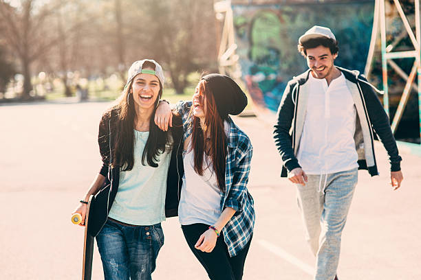 istock Skater Friends 538601620