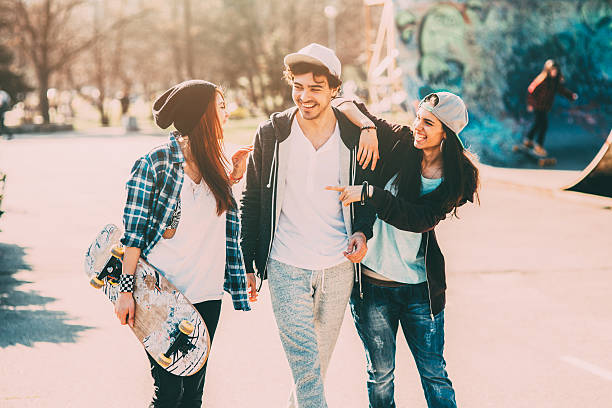 istock Skater Friends 538601702