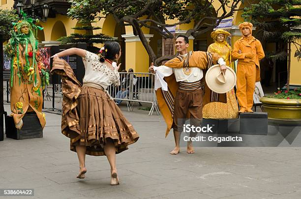 Danza Tradicional En Perú Foto de stock y más banco de imágenes de Perú - Perú, Peruano, Bailar