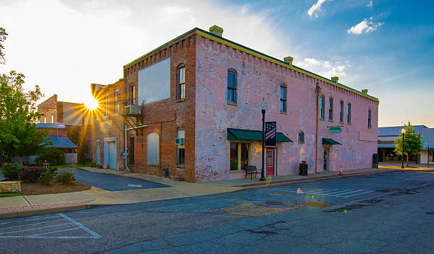 istock Storefronts at Sunset in Georgia 538645492